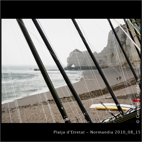 Platja d'Etretat (Normandia), el 15 d'agost 2010.&copy; Genoveva Seydoux; gseydoux; www.gseydoux.net