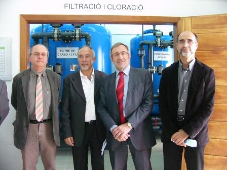 Amb Jes&uacute;s Sueiras, professor de la URV, Josep Llu&iacute;s Pau, director dels SSTT de Medi Ambient del Camp de Tarragona i Josep Llu&iacute;s Cusid&oacute; - alcalde de Vallmoll - el 25 d'abril de 2009 inaugurant la potabilitzadora de Vallmoll